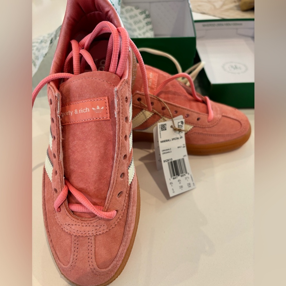 ADIDAS
HANDBALL SPEZIAL
"SPORTY & RICH"